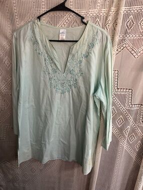 Women’s Embroidered Mint V-Neck Tunic Top